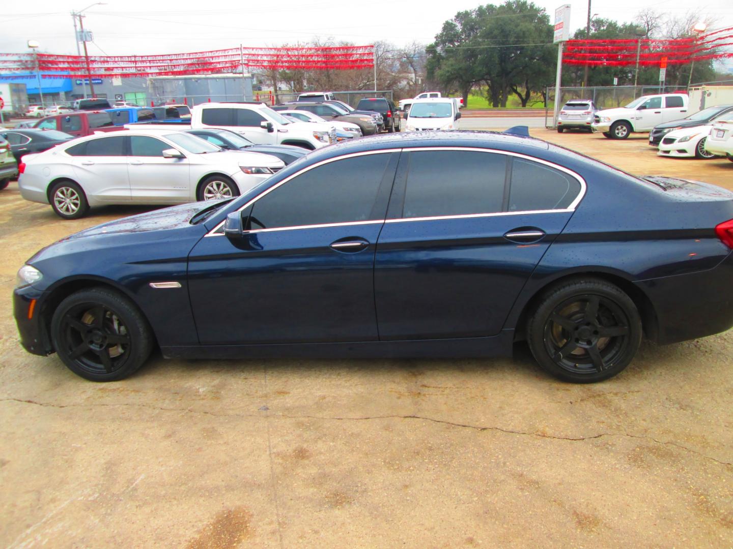 2015 BLUE /TAN BMW 5-Series (WBA5B1C58FG) , located at 1815 NE 28th St., Fort Worth, TX, 76106, (817) 625-6251, 32.795582, -97.333069 - Photo#6